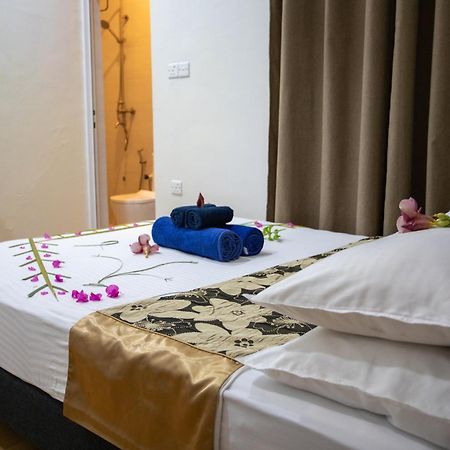 Ihaven Thulusdhoo Hotel Ngoại thất bức ảnh