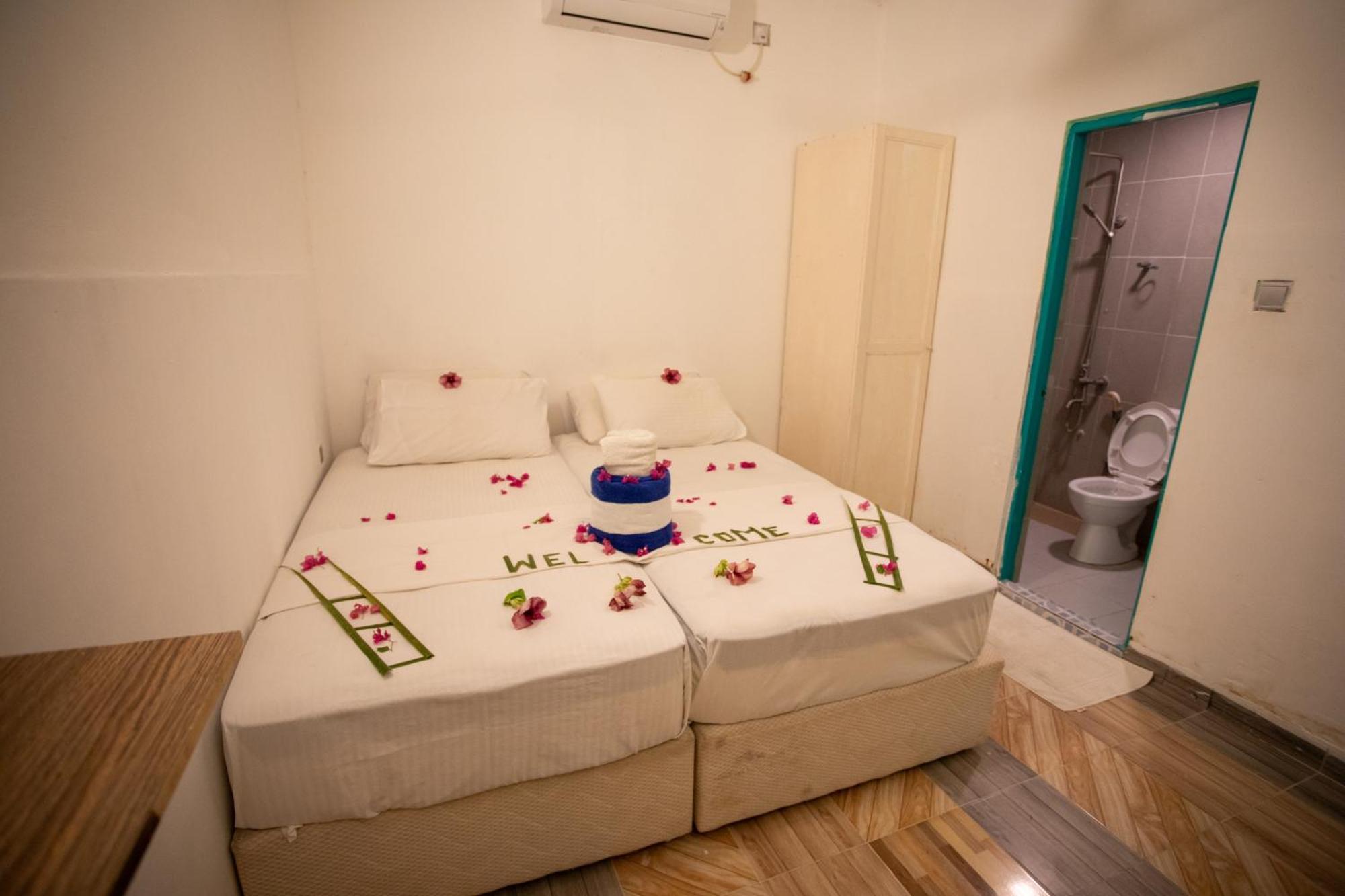 Ihaven Thulusdhoo Hotel Ngoại thất bức ảnh