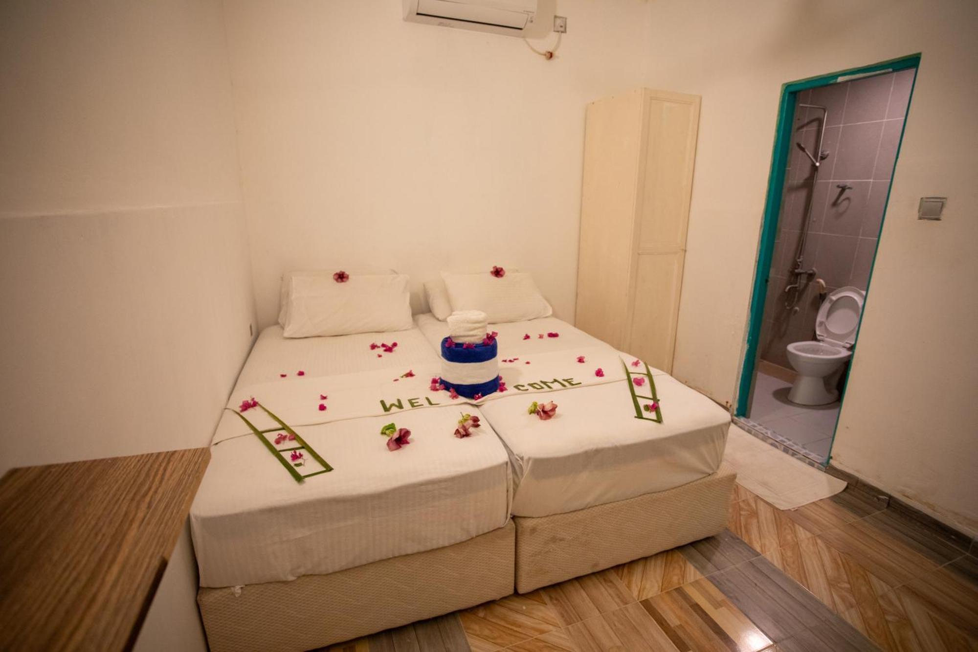 Ihaven Thulusdhoo Hotel Ngoại thất bức ảnh